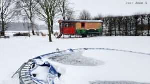 Pipowagen in de sneeuw